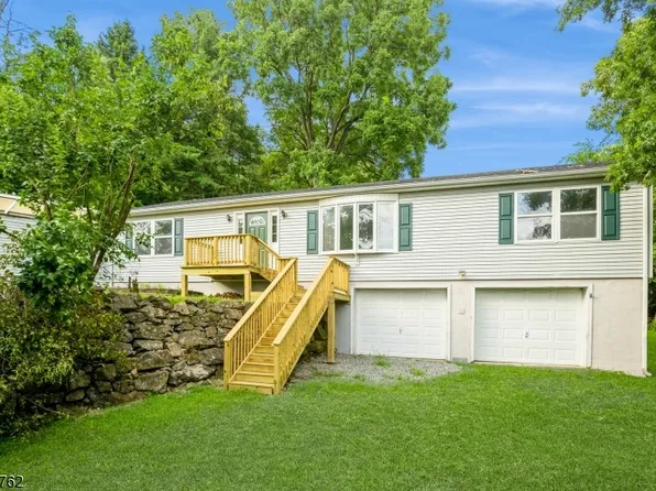 8 Bunnvale Rd, Lebanon Twp., NJ 07830