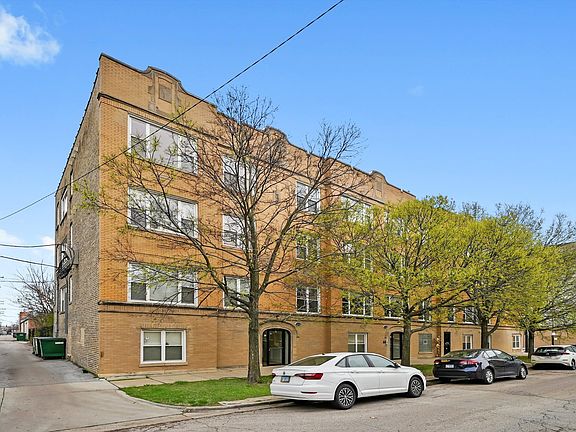 3rd image of 3210 W Berwyn Ave APT 3W