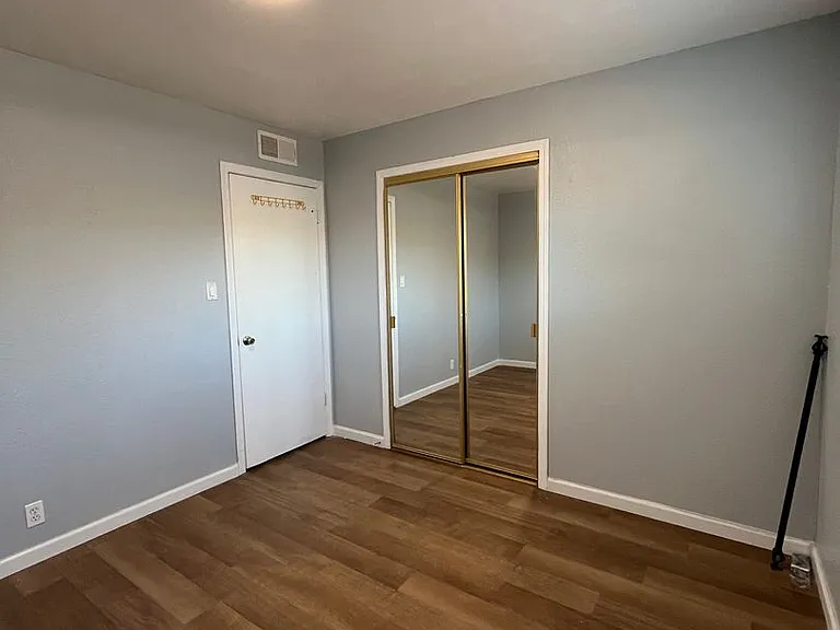 401 N Santa Ana St — Photo 9