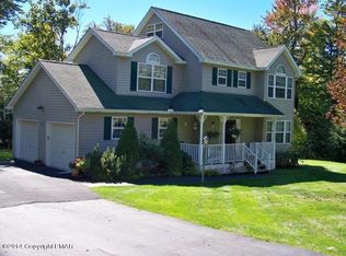 3367 Ross Rd, Tobyhanna, PA 18466
