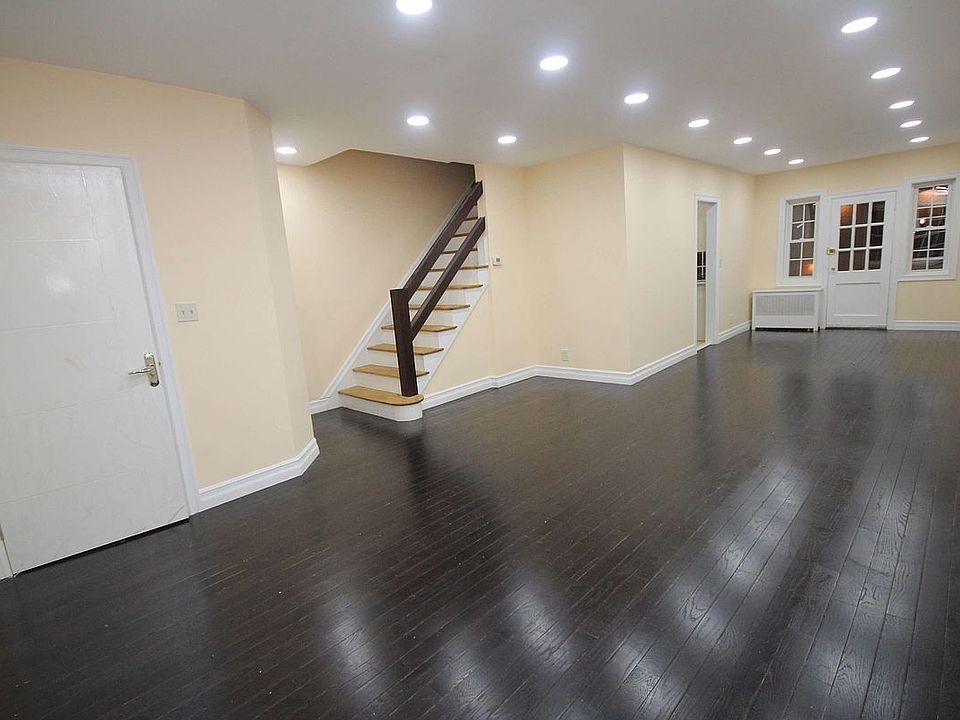 1st image of 139-18 Pershing Cres