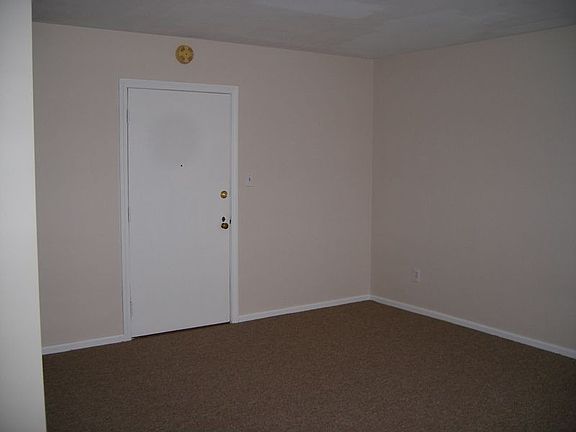 entrance-living area