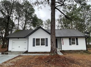 3332 Redfox Rd, Spring Lake, NC 28390