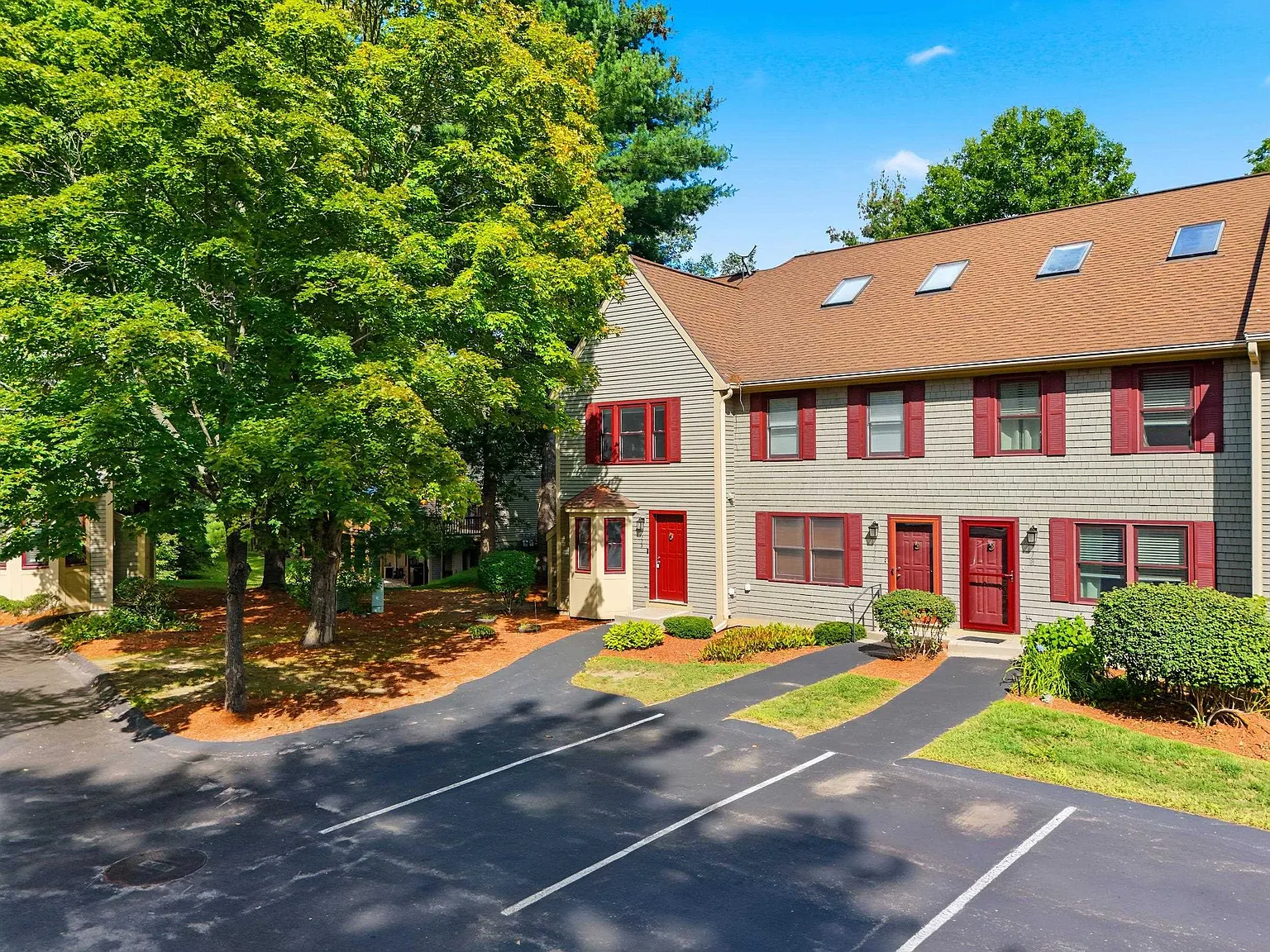 2 bed, 1.5 bath, 1411 sqft, $3,800 — Photo 1