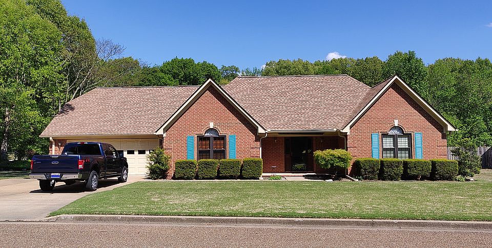 1st image of 154 S Aberdeen Dr