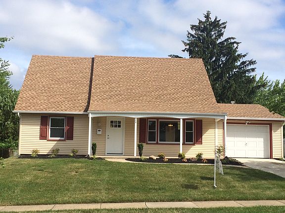 3rd image of 24 Hollis Ln