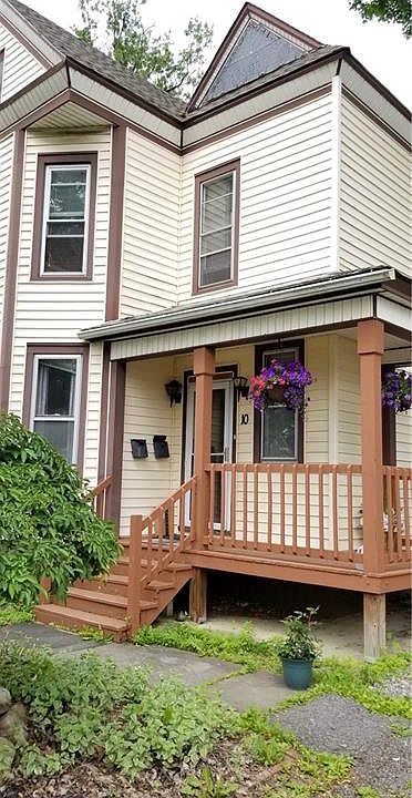 2nd image of 10 Richardson Ave #2