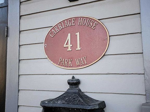 4th image of 41 E Park Way