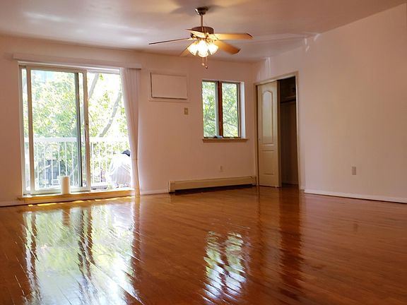 2nd image of 148 Bay 25th St APT 3