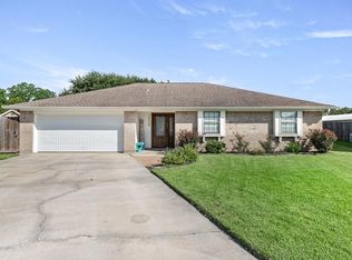 1520 N 25th St, Nederland, TX 77627
