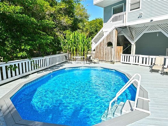 4th image of 4581 Escondido Ln