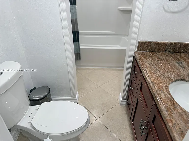 1100 W 35th St #8 — Photo 26