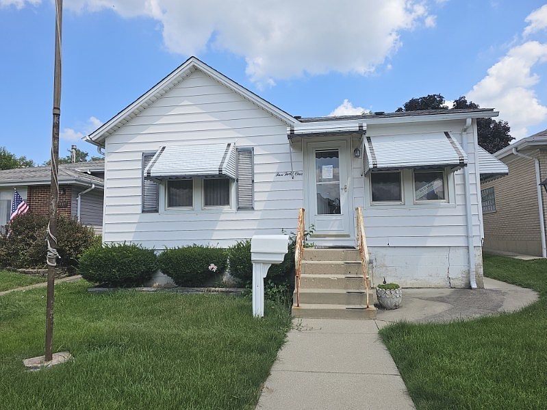 1st image of 541 McCarthy St