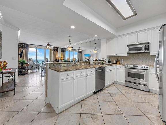 3rd image of 1150 Santa Rosa Blvd Unit 410