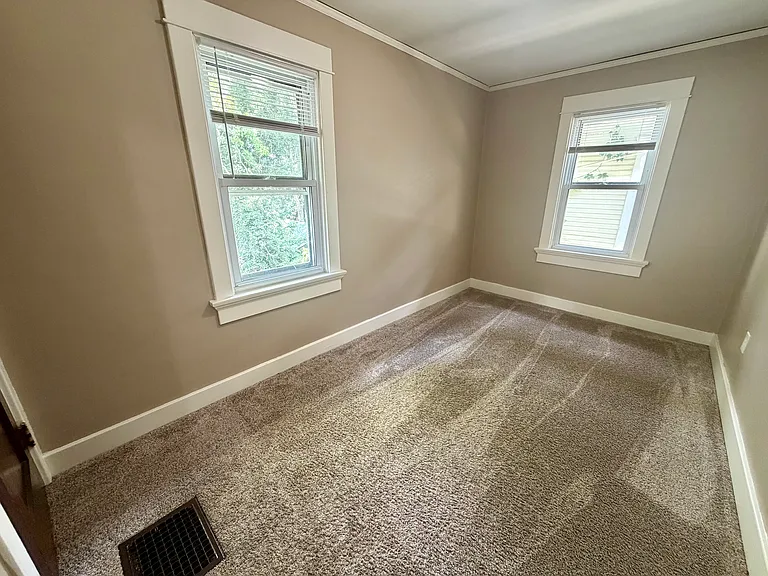 53 Forest Glen Ave — Photo 18