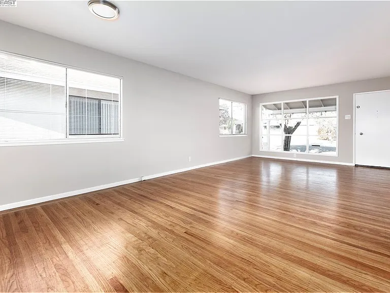14571 Juniper St — Photo 3