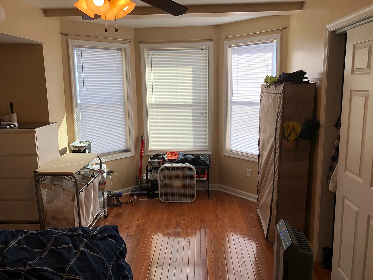 Building Photo - 4931 Locust St #2