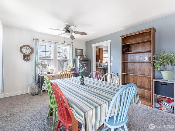 3rd image of 340 Malaga Avenue