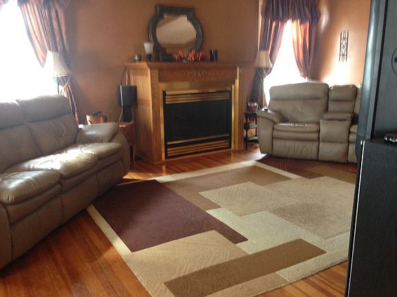 2nd image of 606 N Grant Ave