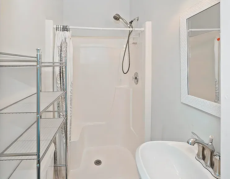 1 bed, 2407 sqft, $850 — Photo 3