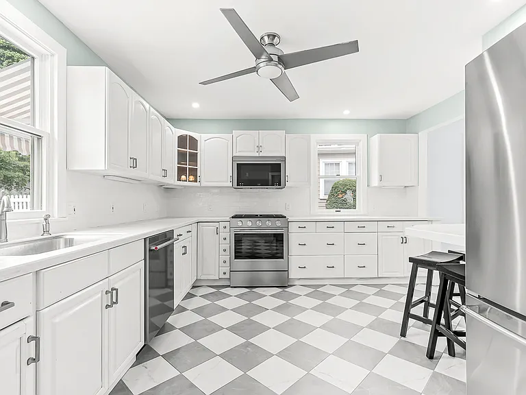48 Whitney Rd — Photo 11