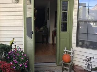 1405 Pebble Pl, Parlin, NJ 08859