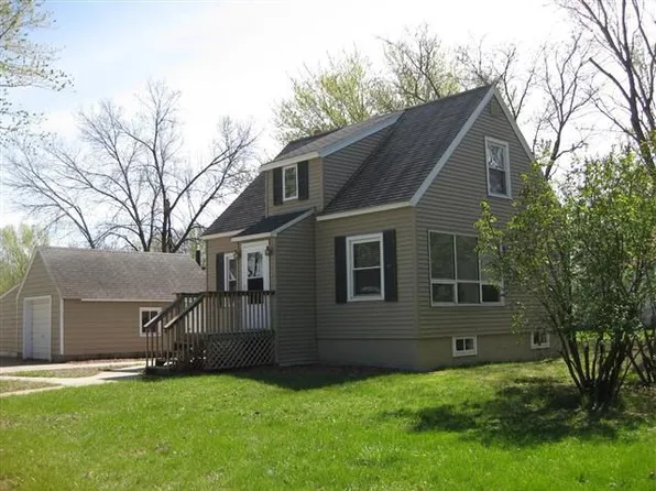 620 Division St, Reedsburg, WI 53959