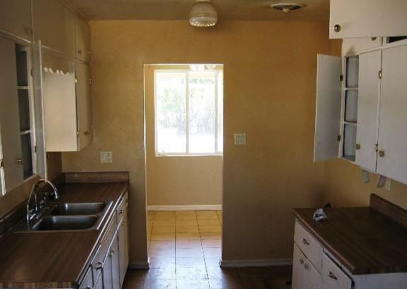 3rd image of 1454 W University Dr