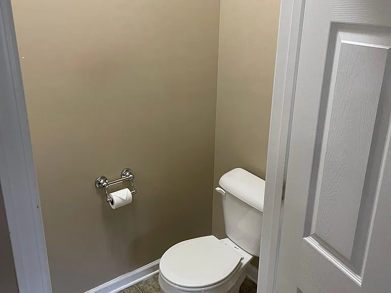 139 Lowell Ct — Photo 8