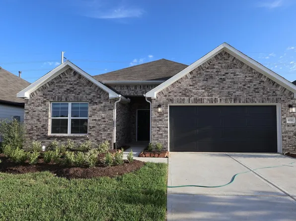 1070 Garnet Star Dr, La Marque, TX 77568
