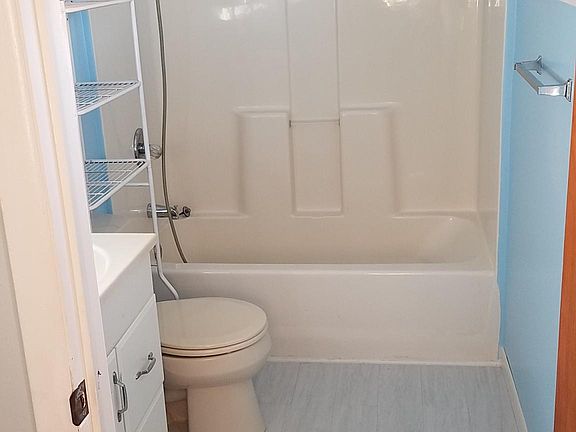3rd image of 1827 1st Ave #1