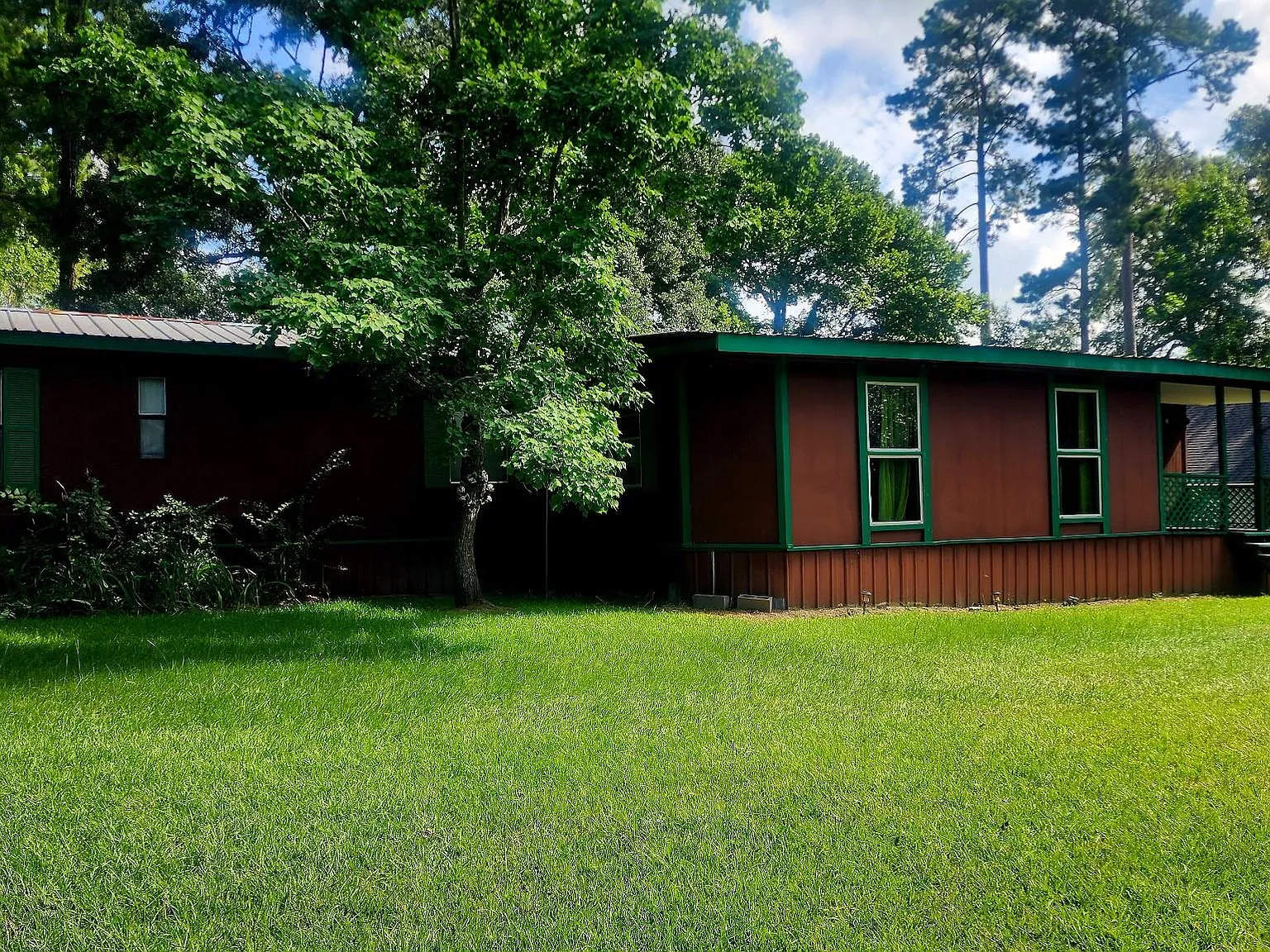 4 bed, 2.0 bath, 1500 sqft, $1,550 — Photo 1