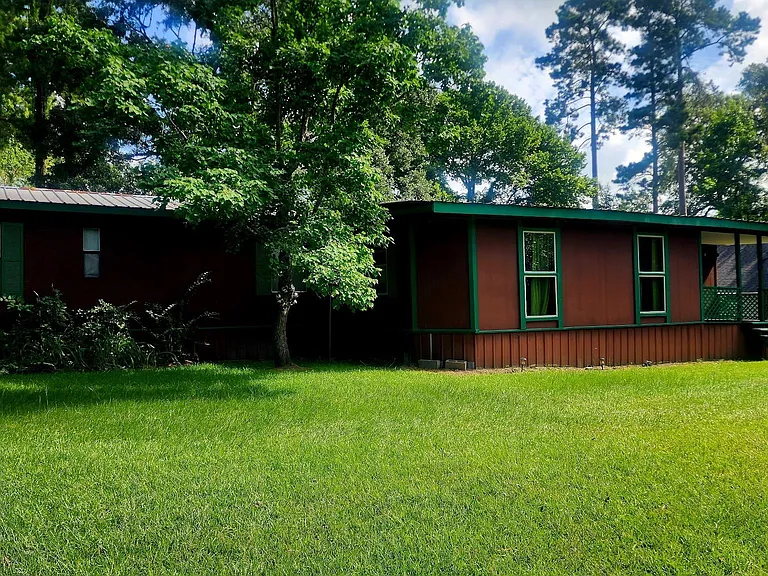 465 Pecan — Photo 1