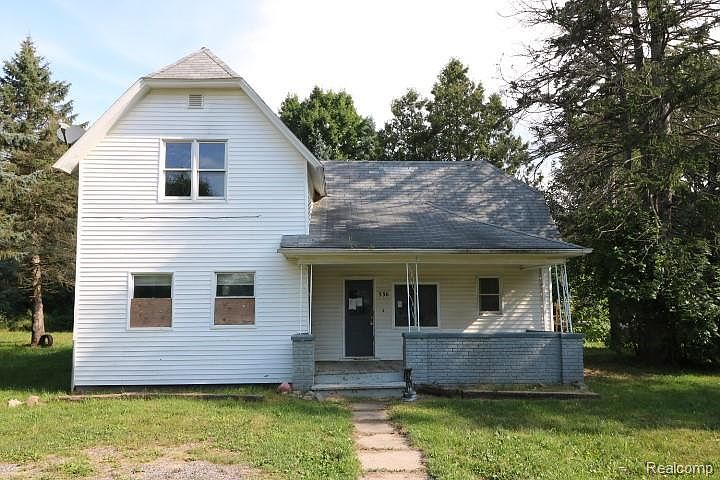 1st image of 556 W Saginaw St