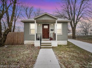 47 Inches St, Mount Clemens, MI 48043