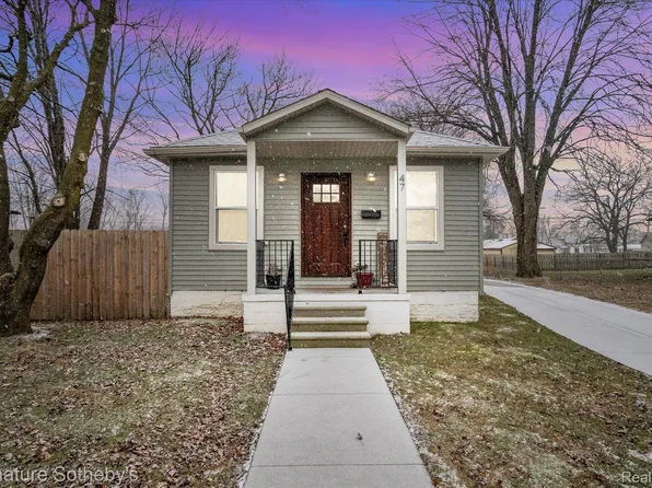 47 Inches St, Mount Clemens, MI 48043