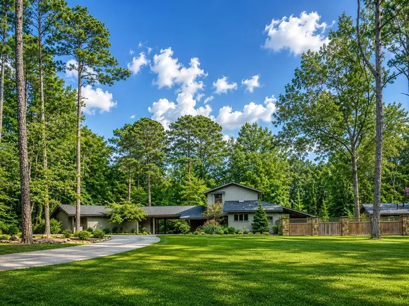 1502 Eve St S, Mena, AR 71953