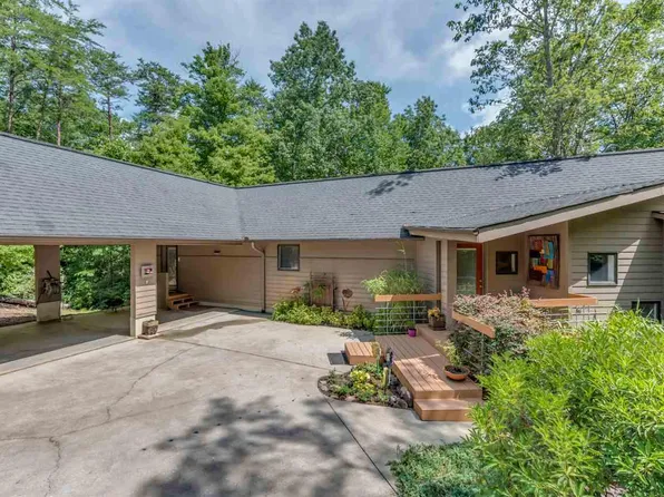 292 Woodland Cir, Lake Lure, NC 28746