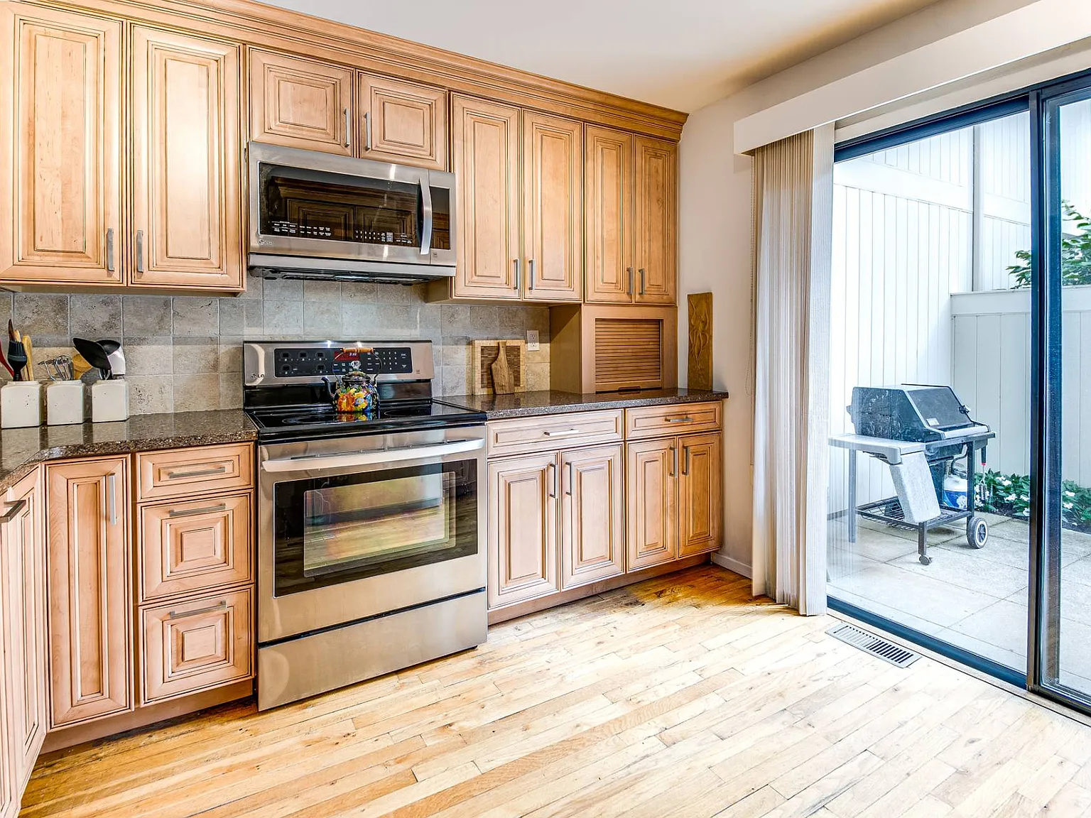 Large 4+ Bed, 3 Bath Condo With Pool, Tennis & Pickle Ball — Photo 4