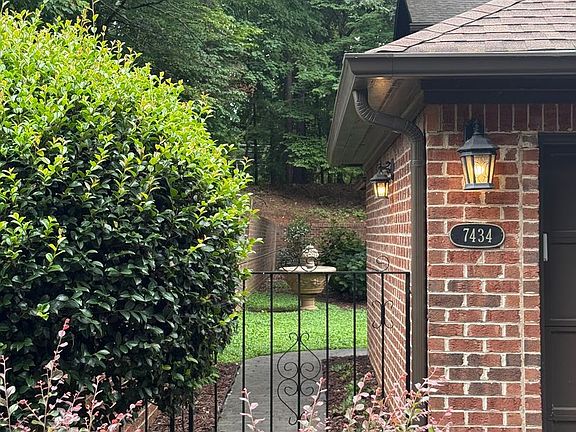 2nd image of 7434 Newmans Ln