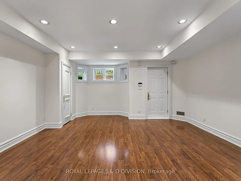 8 Huntley St — Photo 41