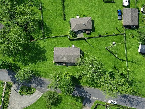 2nd image of 220 Green St