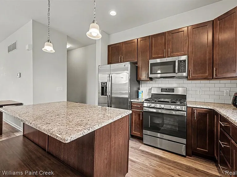 4923 Treeside Ln — Photo 7