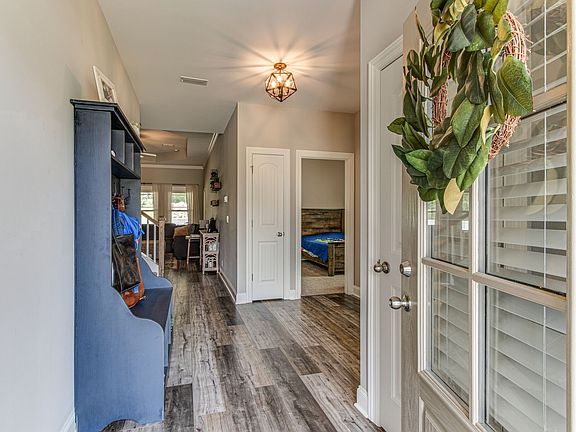 4th image of 5920 Enclave Dr