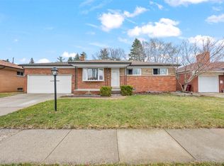 26704 Potomac Ct, Center Line, MI