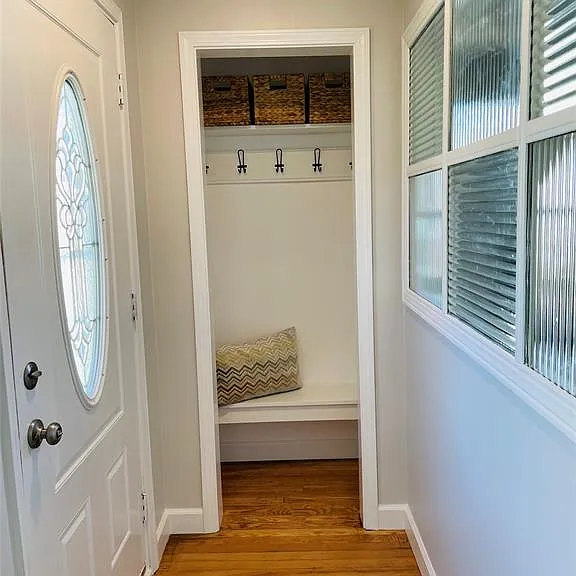 1040 E Maxlow Ave — Photo 2