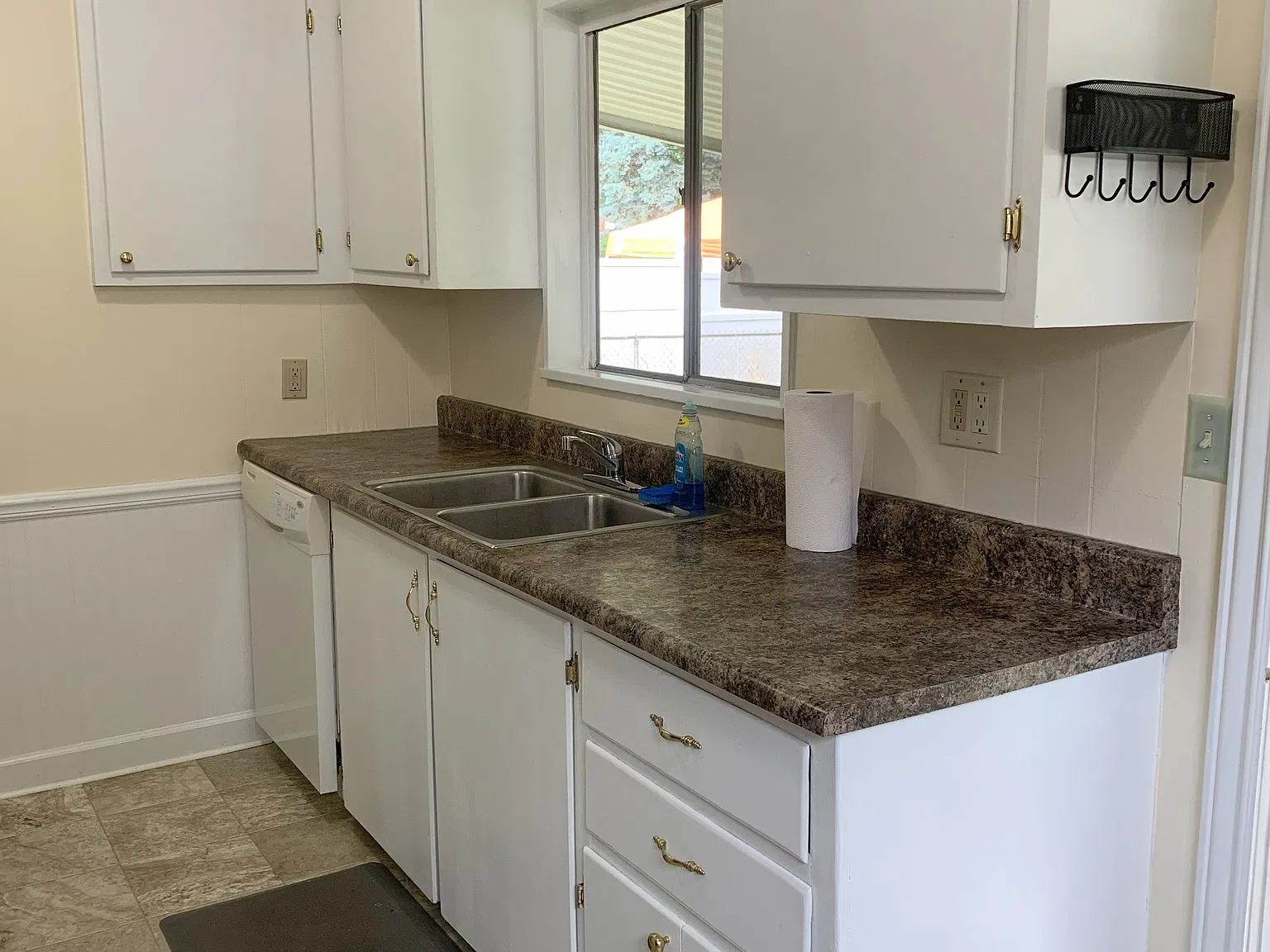 3 bed, 1075 sqft, $1,250 — Photo 2