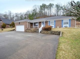 4916 Dempsey Dr, Cross Lanes, WV