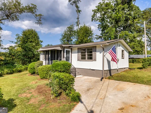 24 Johnson Ave, Newnan, GA 30263