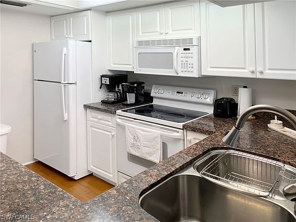 4th image of 5890 Trailwinds Dr APT 523